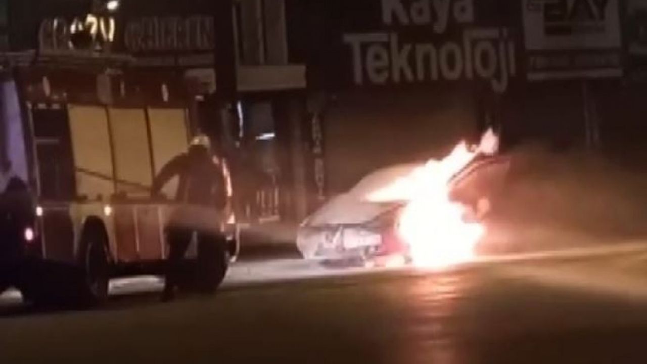 Antalya'da LPG'li otomobil alev alev yandı