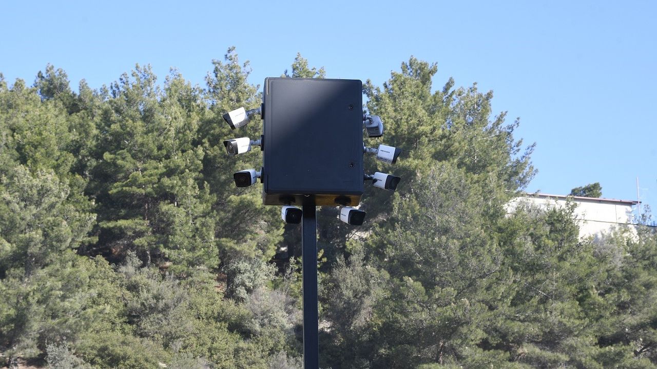 Kuşadası Belediyesi parkları güvenlik kamerası ile donatıyor