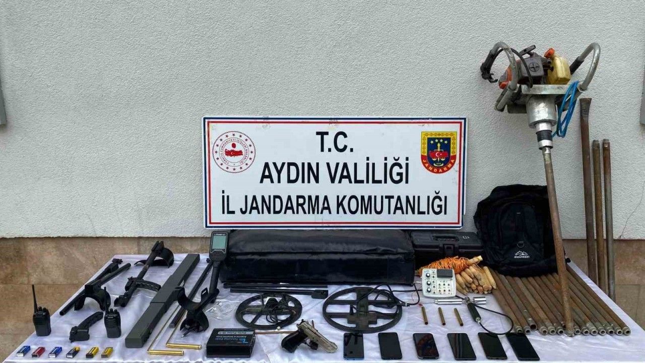 Aydın’da kaçak kazı yapan şahısların  evlerine operasyon