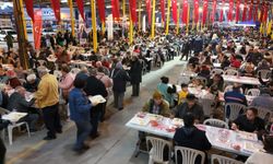 Binlerce Aydınlı iftarını Büyükşehir Belediyesi’nin sofralarında açtı