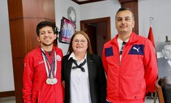 Başkan Gençay genç sporcuları ağırladı