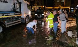 Başkan Tetik, su baskını olan mahallelerde incelemelerde bulundu