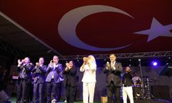 CHP Lideri Özgür Özel, Aydın'da Suavi konserine katıldı