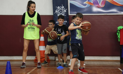 Minik basketbolcular Büyükşehir’in kurslarında yetişiyor