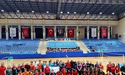 Aydın’da gençler badminton il birinciliği heyecanı yaşandı