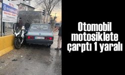 Trafik ışıklarında duramayan otomobil motosiklete çarptı