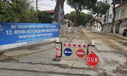 Büyükşehir Atça’da caddeleri yeniliyor