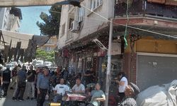 Pazarı arılar bastı