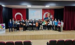 Dereceye giren öğrenciler ödüllerini aldı