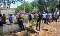 Minik Enes toprağa verildi
