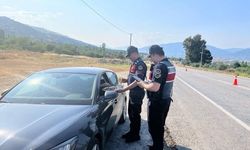 Karacasu’da jandarmadan emniyet kemeri ve hız uyarısı