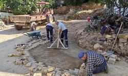 Karacasu’da yol çalışmaları devam ediyor