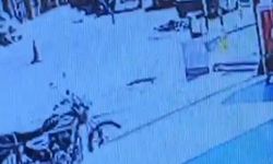 Geri manevra yapan araç, yaşlı adama çarptı