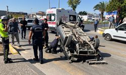 Efeler’de otomobil takla attı 2 kişi yaralandı