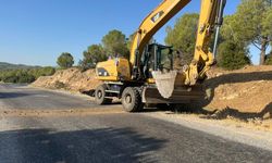 Karacaören’de yol genişletme ve asfalt yenileme çalışması başladı