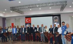 Söke’de yılın ahileri seçilen esnaflar ödüllerini aldı