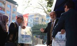 Aydın Büyükşehir Belediyesi İncirliova’da kışlık fide dağıttı