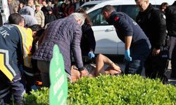 Boşanma duruşmasından çıktı, eşini sırtından bıçakladı