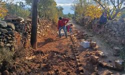 Karacasu Yazır'da yollar bakıma alındı