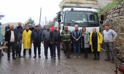 Nazilli Belediyesi Işıklar Mahallesi'nde 5 bin ağaç fidanı dağıttı