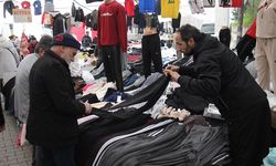 Modayı uygun fiyata takip etmek isteyenler bu pazarda buluşuyor