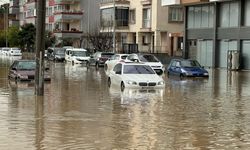 Aydın'da dereler taştı, sokaklar göle döndü