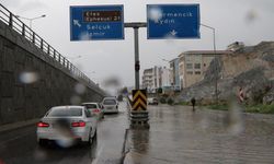 Kıyı Ege'ye kuvvetli sağanak yağış uyarısı