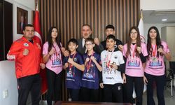 Muay Thai'de başarılı olan sporcular ağırlandı