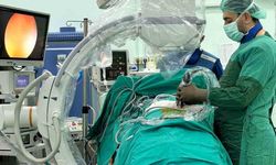 Aydın Devlet Hastanesi'nde kapalı bel fıtığı ameliyatı ilk kez uygulandı