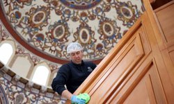 Büyükşehir camilerde temizlik çalışmalarını sürdürüyor