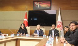 Milletvekili Savaş ÜNİAK üyelerini Gazi meclisinde ağırladı