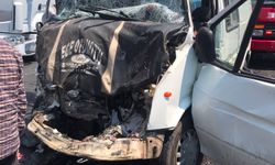 Buharkent'te iki minibüs çarpıştı: 8 yaralı