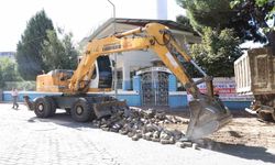 İstiklal Mahallesi'nde yol yenileme çalışmaları başladı
