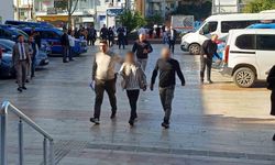 Aydın'da polisten kaçan silahlı tehdit şüphelisi adliyeye sevk edildi