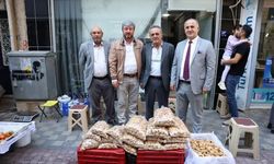 Başkan Kaya, İncirliova Köylü Pazarı'nda esnaf ve vatandaşlarla buluştu