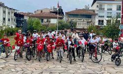Bozdoğan'da çocuklar 'Cumhuriyet' için pedalladı