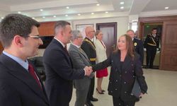 Nazilli'de sokaklar kırmızı beyaza büründü