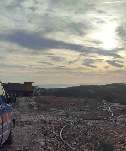 Hazine arazisinde izinsiz yer açan şahıslar jandarmaya takıldı