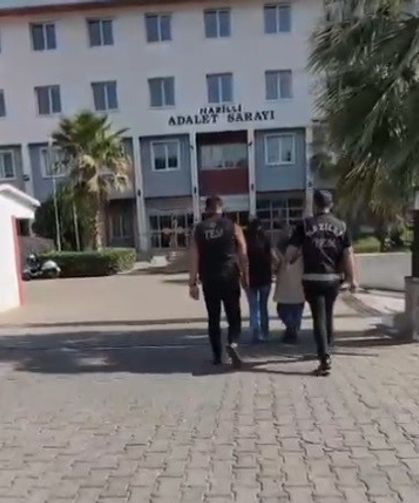 Terör örgütü üyesi saklandığı evde yakalandı