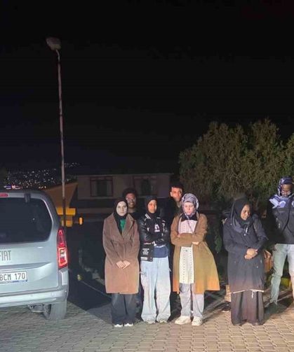 Didim’de 13 düzensiz göçmen, 2 organizatör yakalandı
