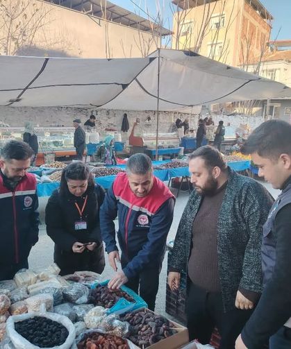 Germencik'te semt pazarında gıda denetimi