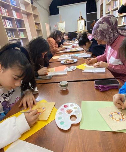 Gençler tezhip sanatını uygulamalı öğrendi