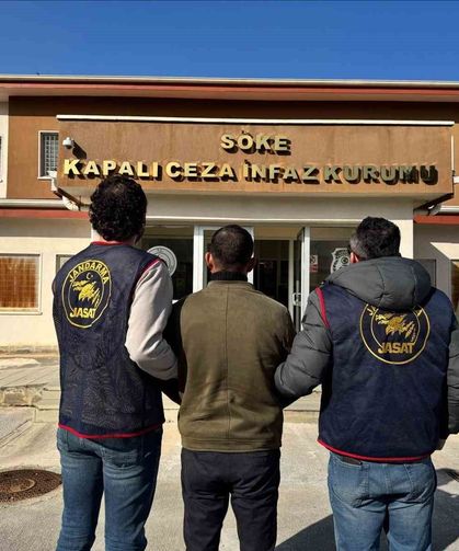 Çeşitli suçlardan aranan 3 kişi, jandarmadan kaçamadı