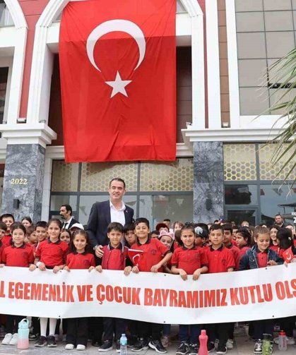 Başkan Arıcı'dan 23 Nisan Mesajı: 'Geleceğin aydınlık yüzü, bugünün çocuklarıdır'