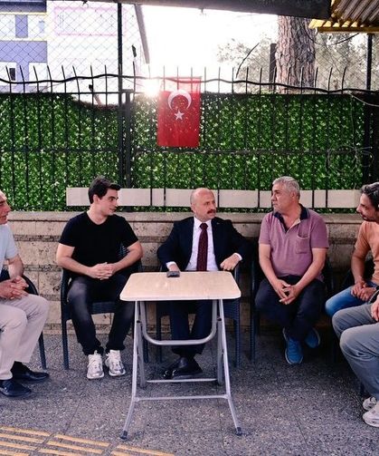 Vali Varol, taksi durağında esnafla bir araya geldi
