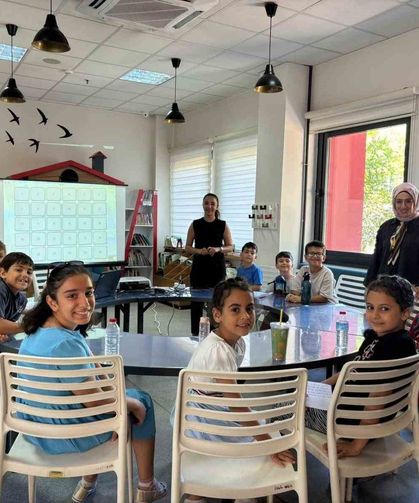 Aydın'da çocuklar kütüphanede drama ile keşfetti