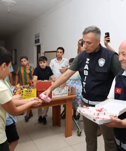 İncirliova'da kandil gecesi camilerde ikram dağıtıldı