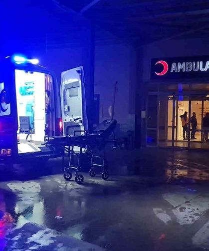 Minibüs tarlaya uçtu: 1 ölü, 2 yaralı