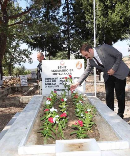 Karacasu'da şehit Akar mezarı başında anıldı