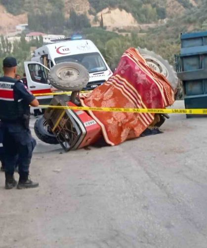 Köşk'te seyyar pide fırını taşıyan traktör devrildi: 1 ölü, 1 yaralı